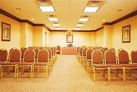 Holiday Inn Express Waterbury Létesítmények fotó