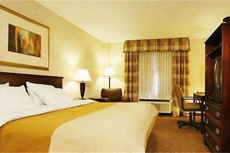 Holiday Inn Express Waterbury Szoba fotó